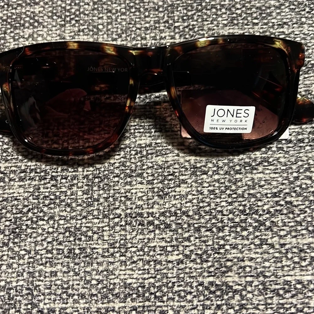 NWT JONES NEW YORK  MEN'S TORTOISESHELL SUNGLASSES - BROWN